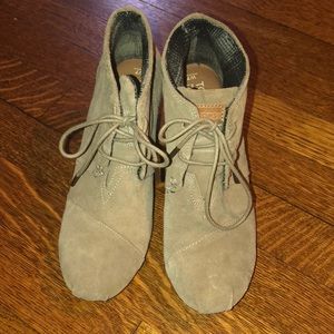 Toms desert booties